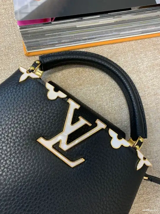 WIS CAPUCINES MINI LOUIS VUITTON 0619